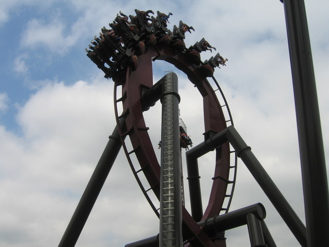 Kolejka górska Nemesis Inferno