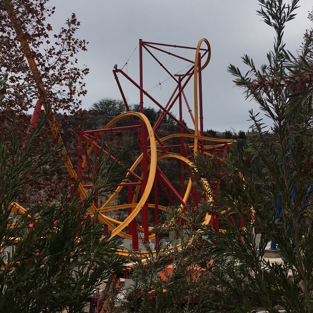 Kolejka górska Wonder Woman Golden Lasso Coaster